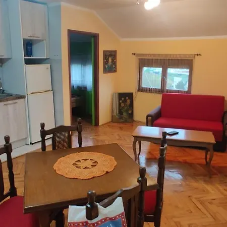 Apartment Cardak *
